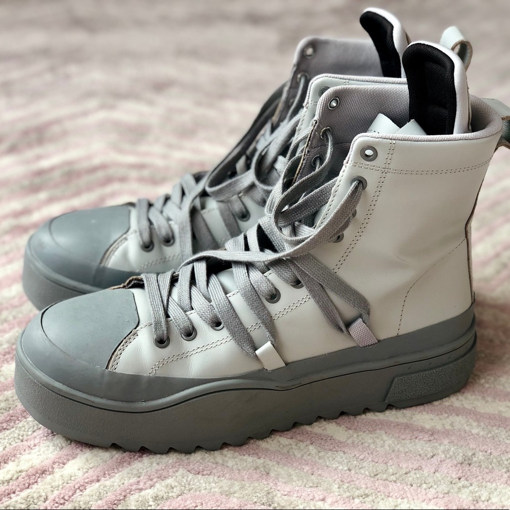 Diesel men’s sneakers size 8, like new 90%. Price @ $65